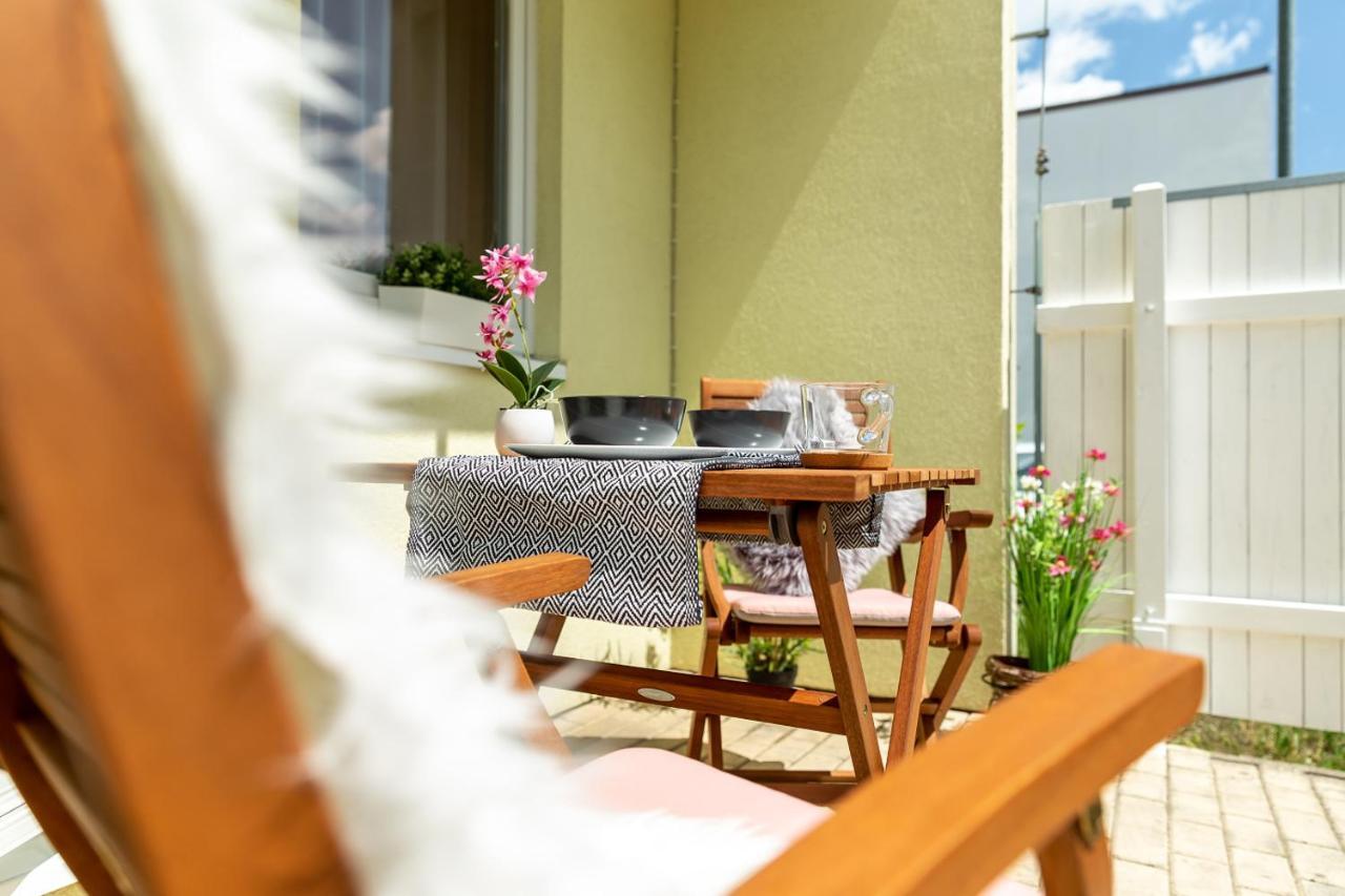 Апартаменты Apartman Dream V Mikulove - Jine Ubytovani Lednice Экстерьер фото